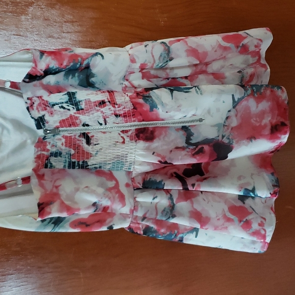 Guess floral peplum top xs - Picture 3 of 4